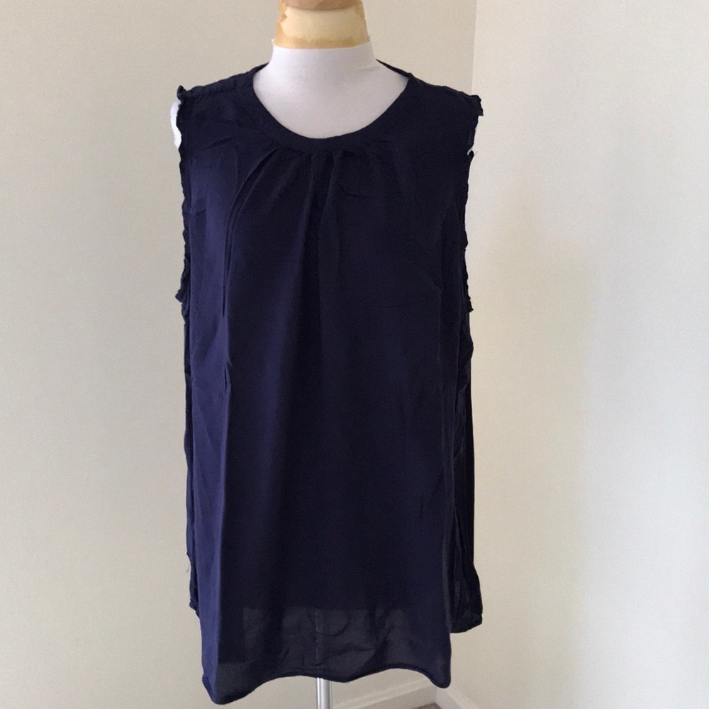 Torrid SZ 3X navy sleeveless blouse.